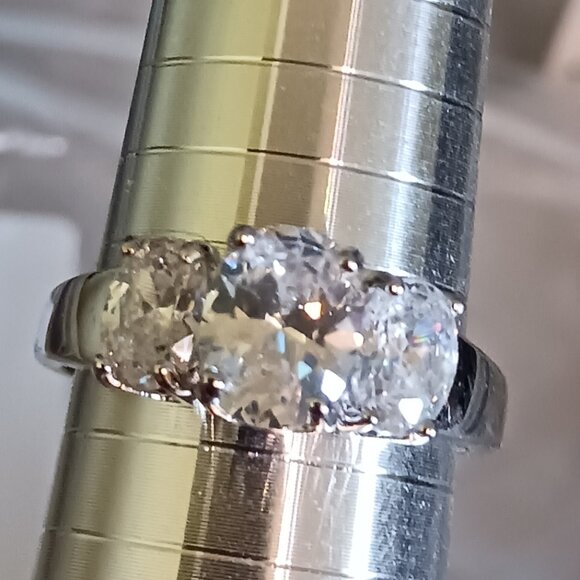 Silvertone Three Stone CZ Fashion Ring Size 11 - Picture 9 of 10